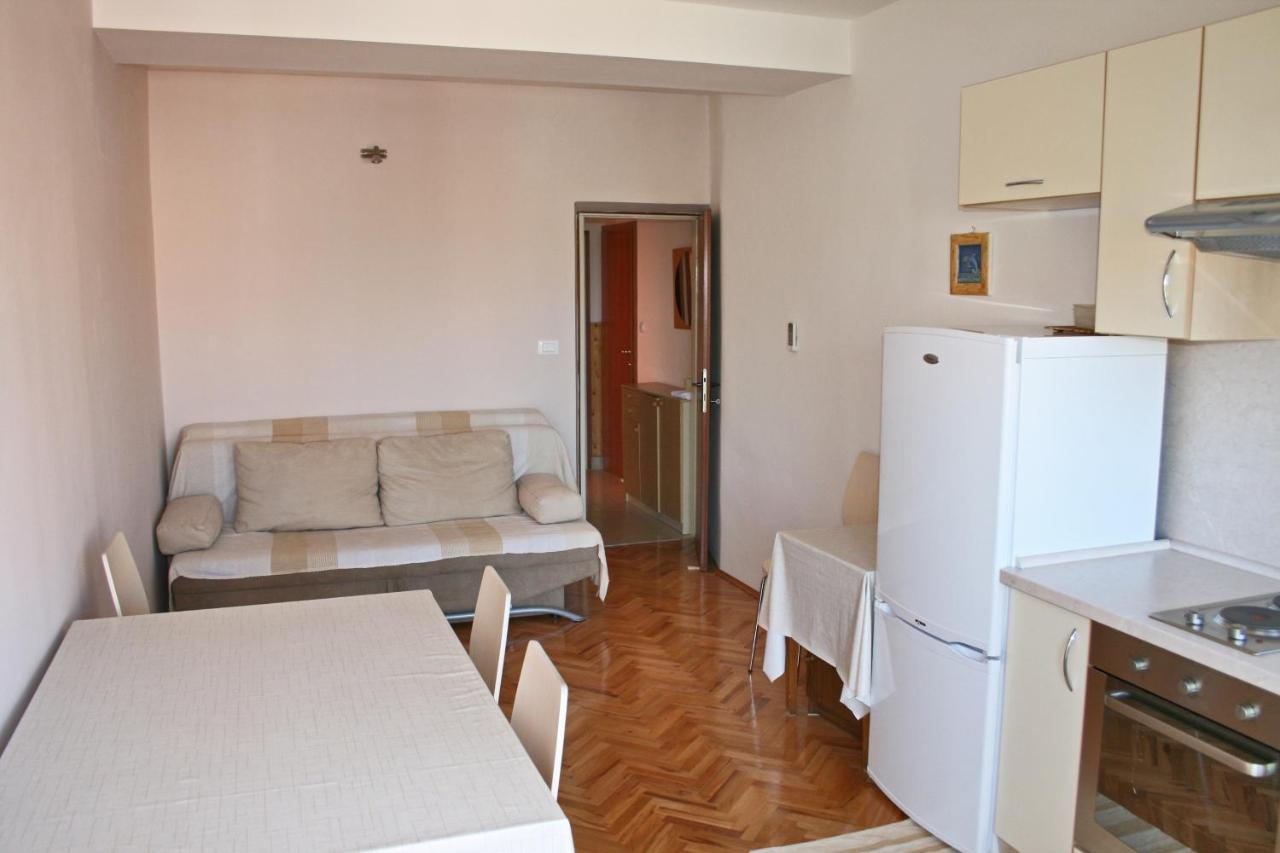 Apartments With A Parking Space Bilo, Primosten - 12868 Exterior photo